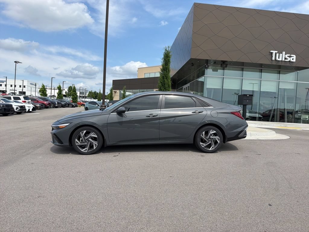 New 2026 Hyundai Elantra Limited FWD image 6