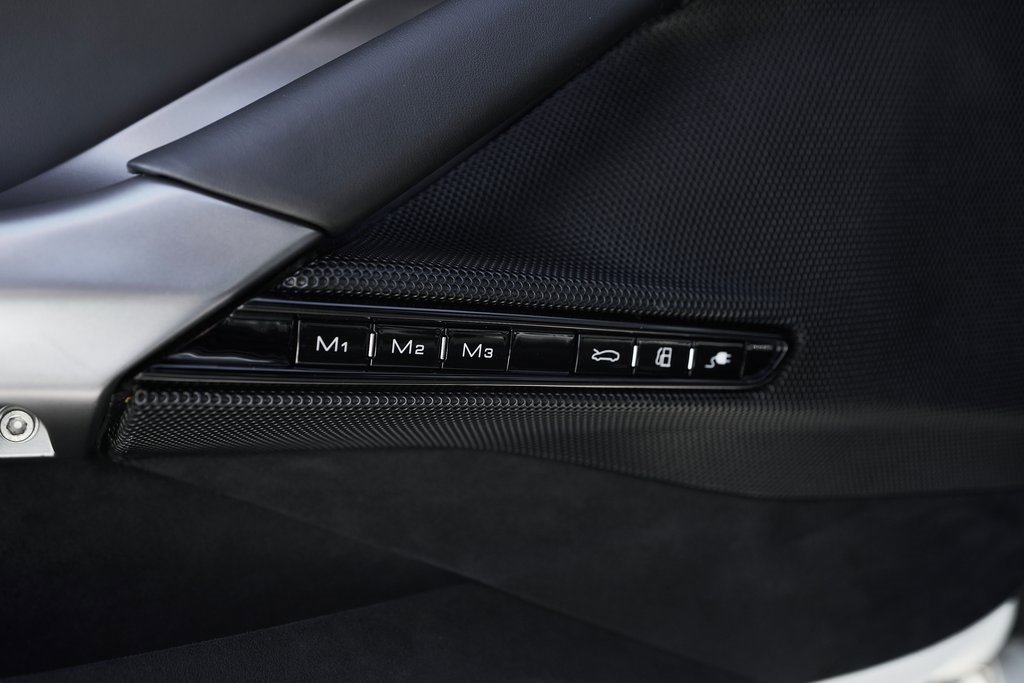 Used 2023 Ferrari SF90 Stradale image 39