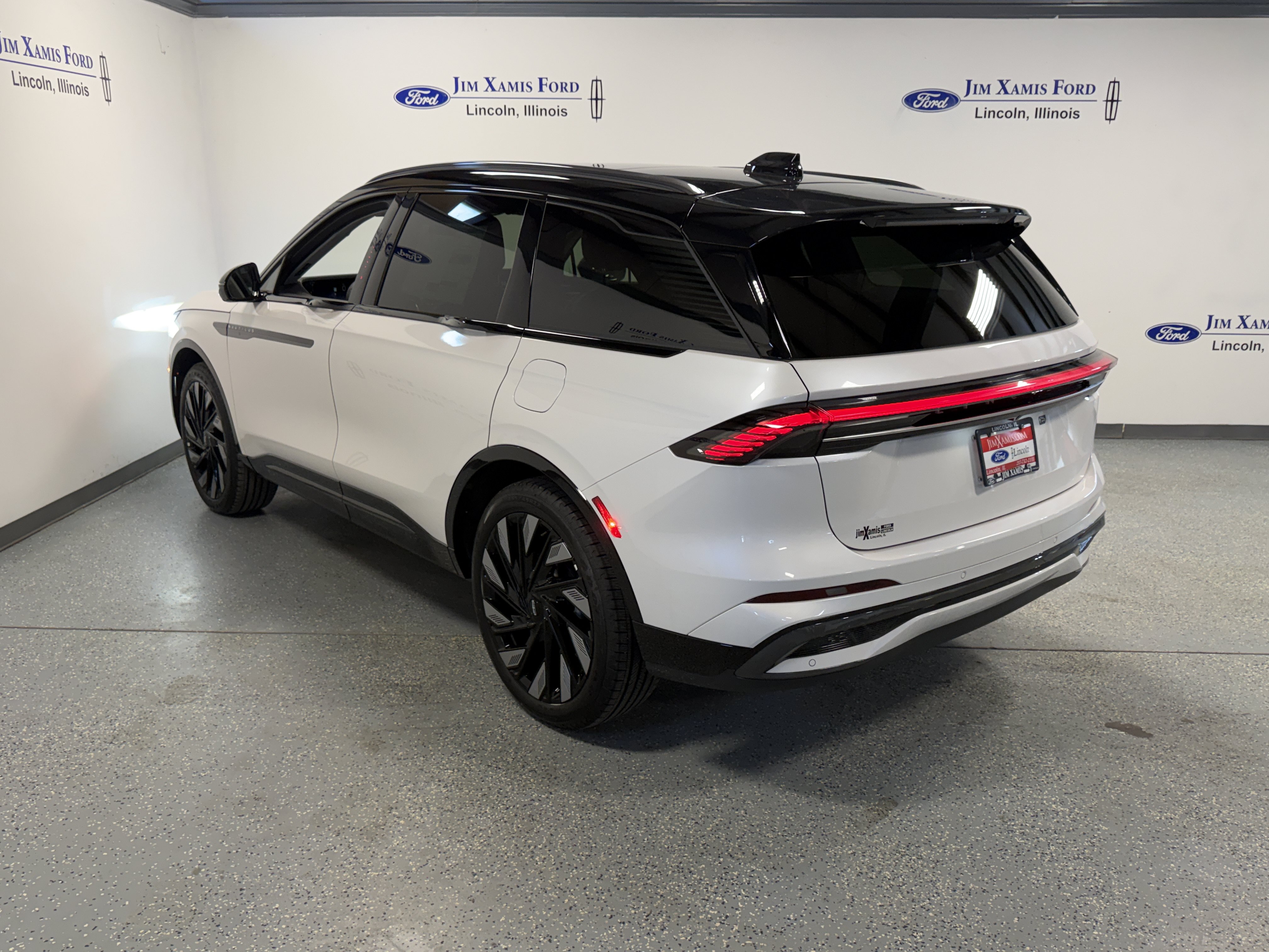 New 2026 Lincoln Nautilus Reserve w/ Jet Appearance Package AWD/4WD image 32