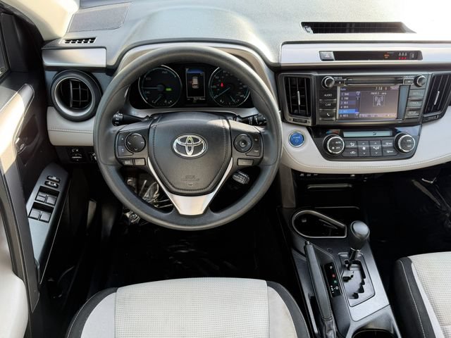 Used 2018 Toyota RAV4 LE AWD/4WD image 12