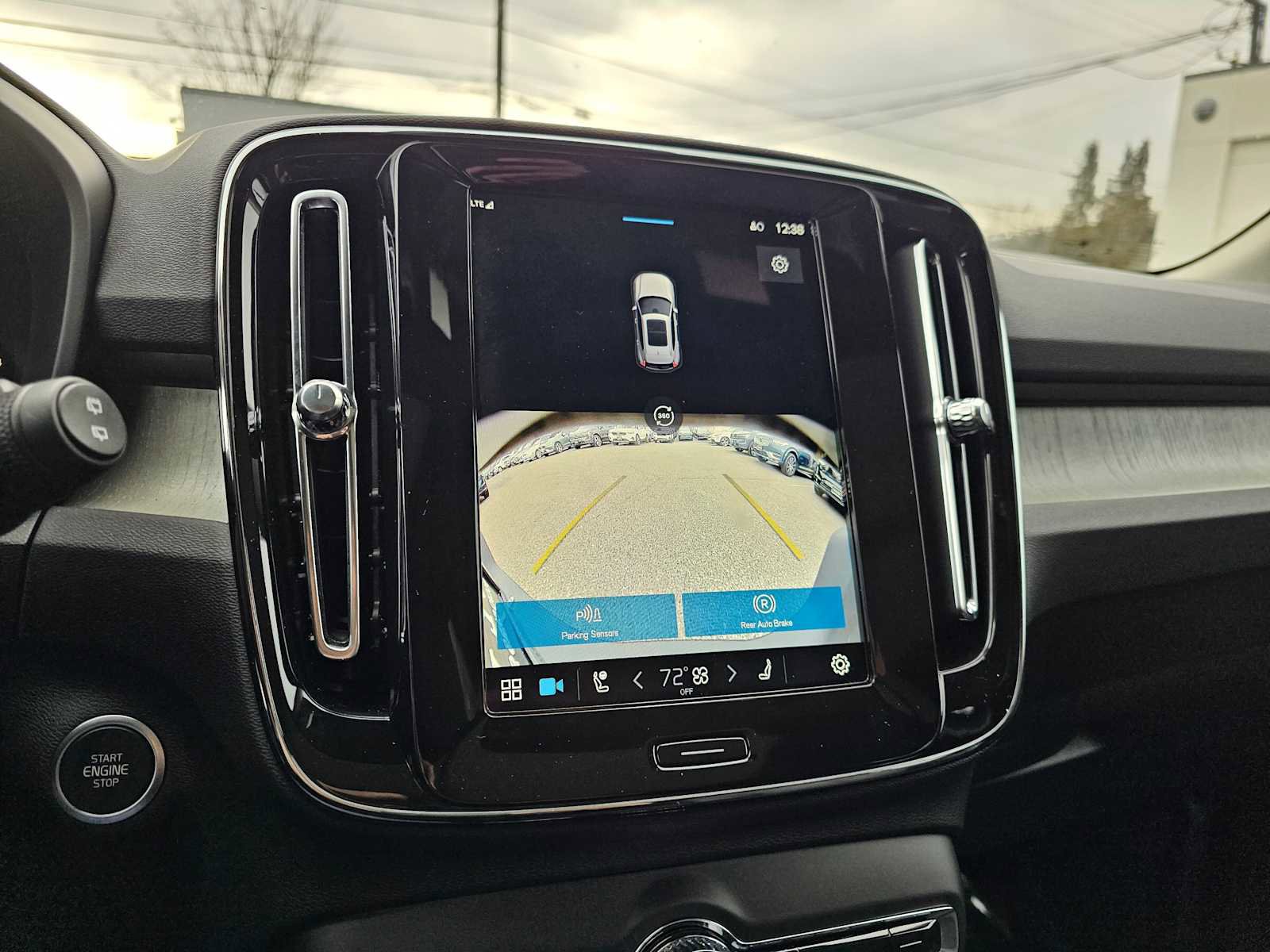 New 2025 Volvo XC40 B5 Plus w/ Climate Package image 32