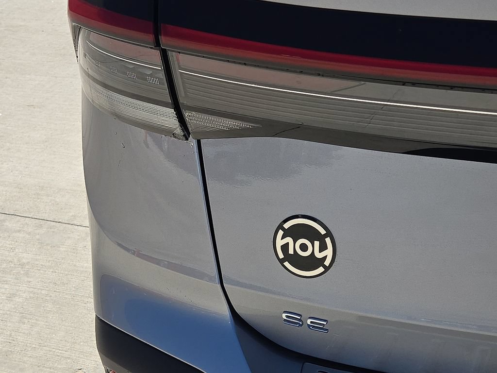 New 2026 Volkswagen Taos SE FWD image 9