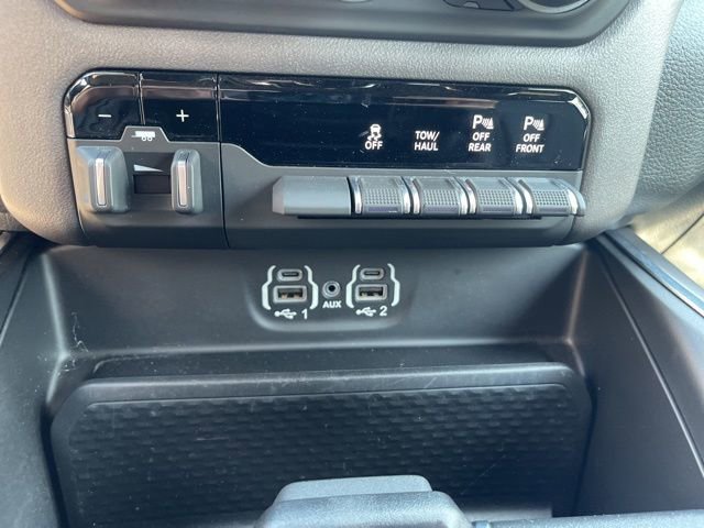 Used 2022 RAM 1500 Laramie w/ Sport Appearance Package AWD/4WD image 26