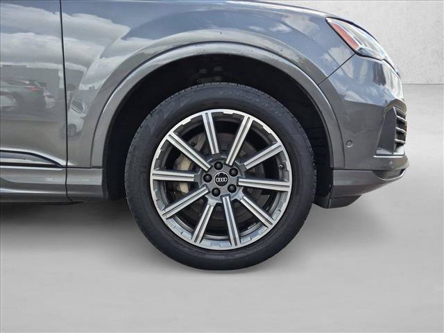 Used 2022 Audi Q7 2.0T Premium Plus w/ Premium Plus Package AWD/4WD image 9