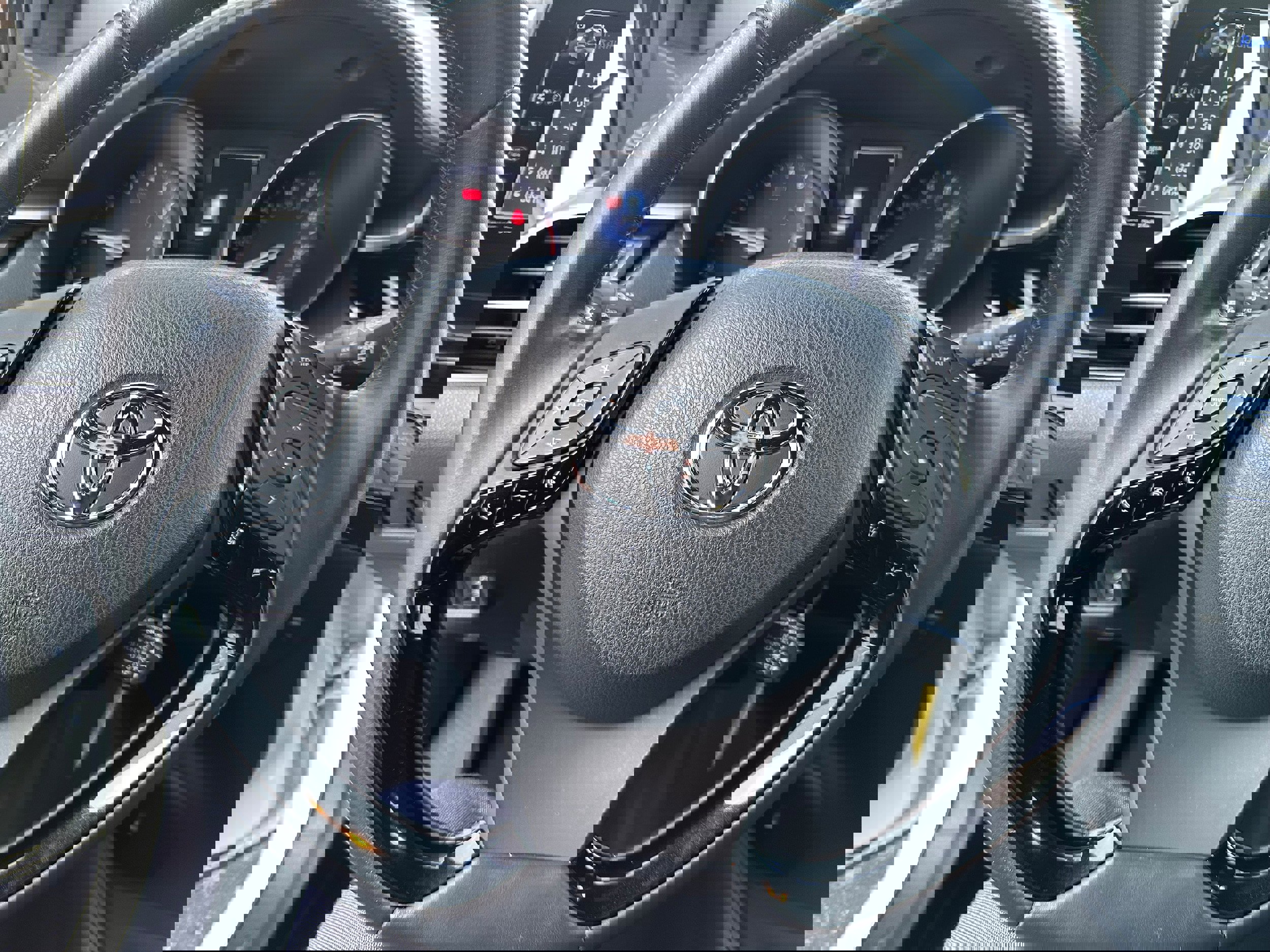 Used 2018 Toyota C-HR image 14