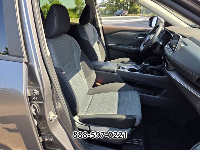 Used 2023 Nissan Rogue SV AWD/4WD image 19
