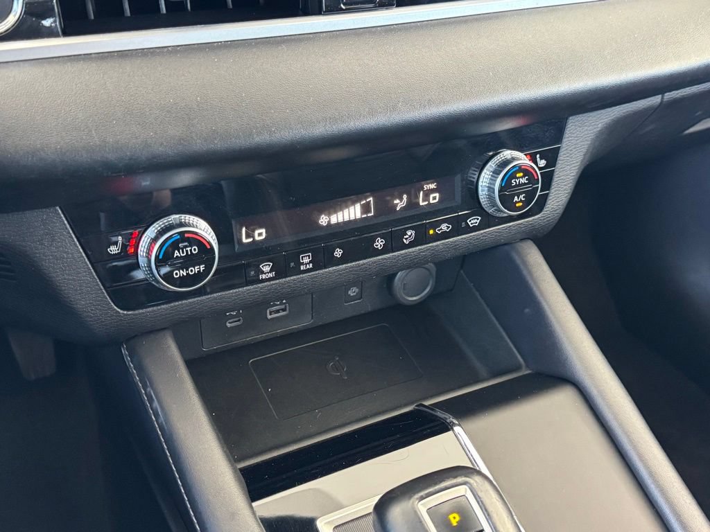 Used 2024 Mitsubishi Outlander SE AWD/4WD image 29