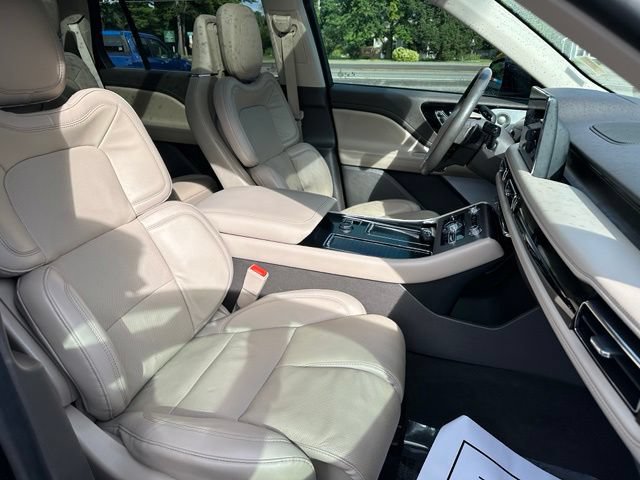 Used 2023 Lincoln Aviator Reserve w/ Equipment Group 201A AWD/4WD image 14