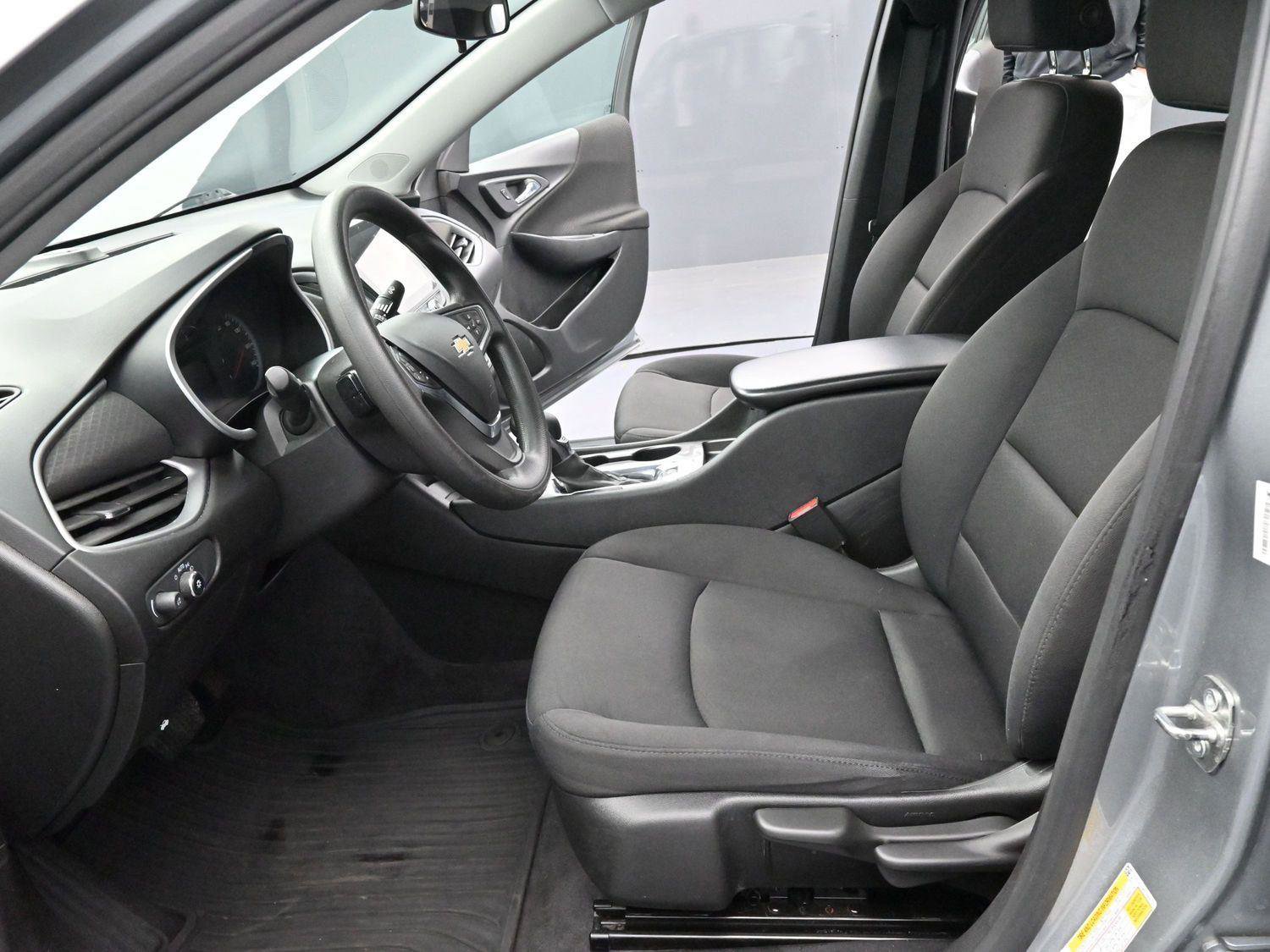 Used 2023 Chevrolet Malibu LS image 13