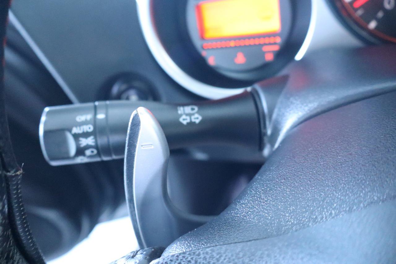 Used 2014 Nissan 370Z Touring RWD image 21