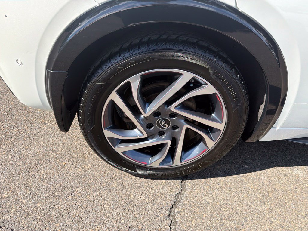 Used 2017 INFINITI QX30 Premium w/ Technology Package FWD image 33