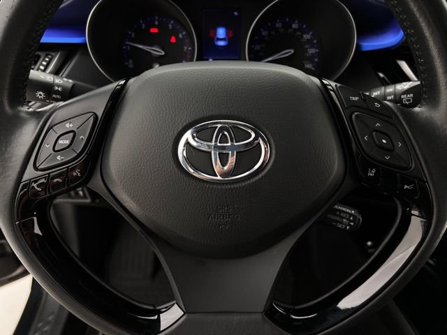 Used 2020 Toyota C-HR XLE FWD image 16