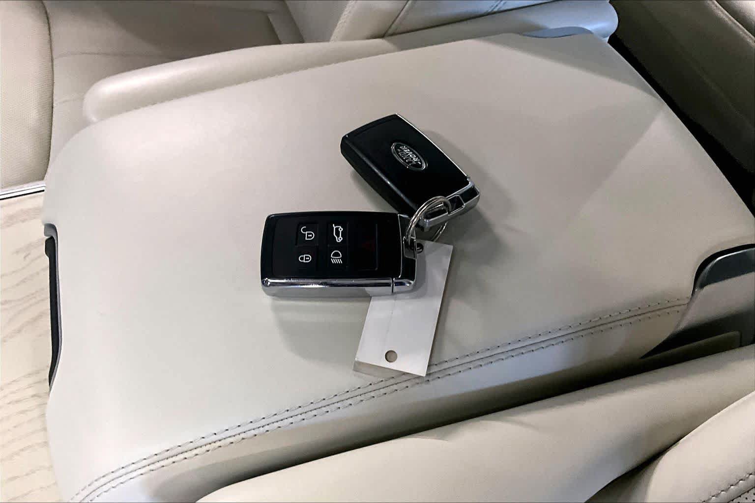 Used 2024 Land Rover Range Rover Long Wheelbase SE AWD/4WD image 35
