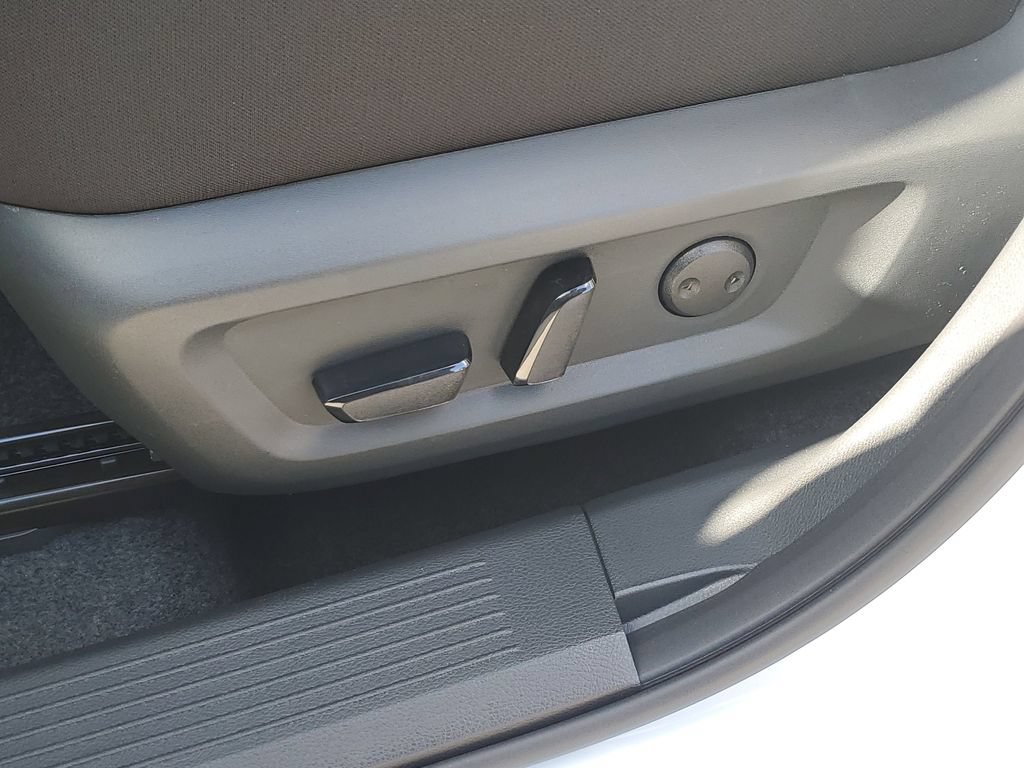 New 2026 Nissan Rogue SV w/ Cold Weather Package FWD image 19