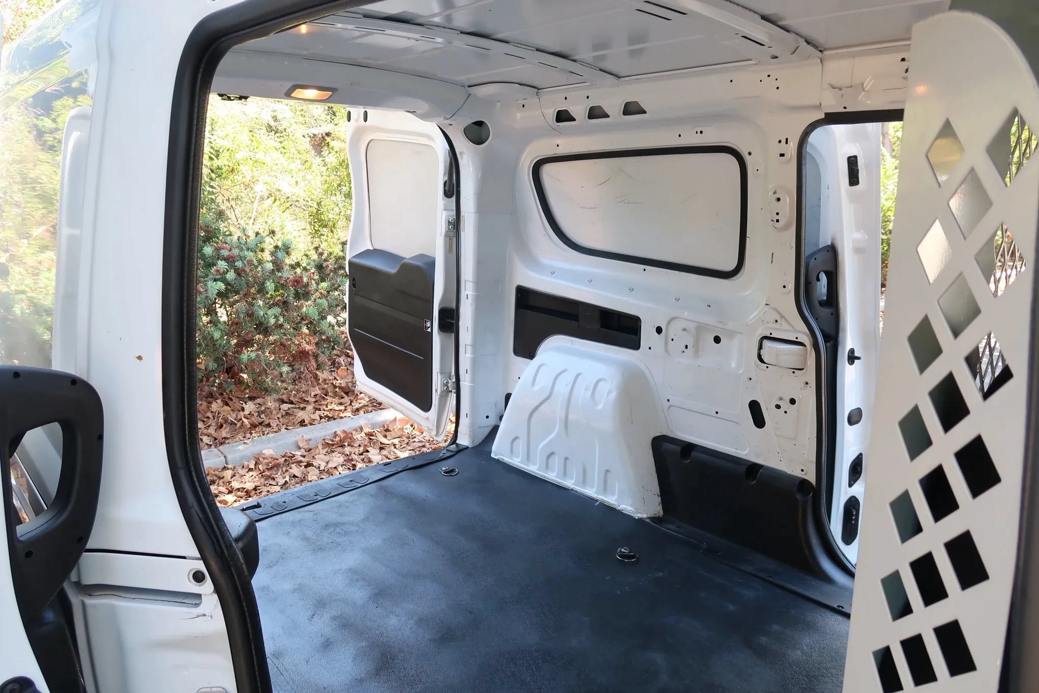 Used 2016 RAM ProMaster City Tradesman FWD image 19