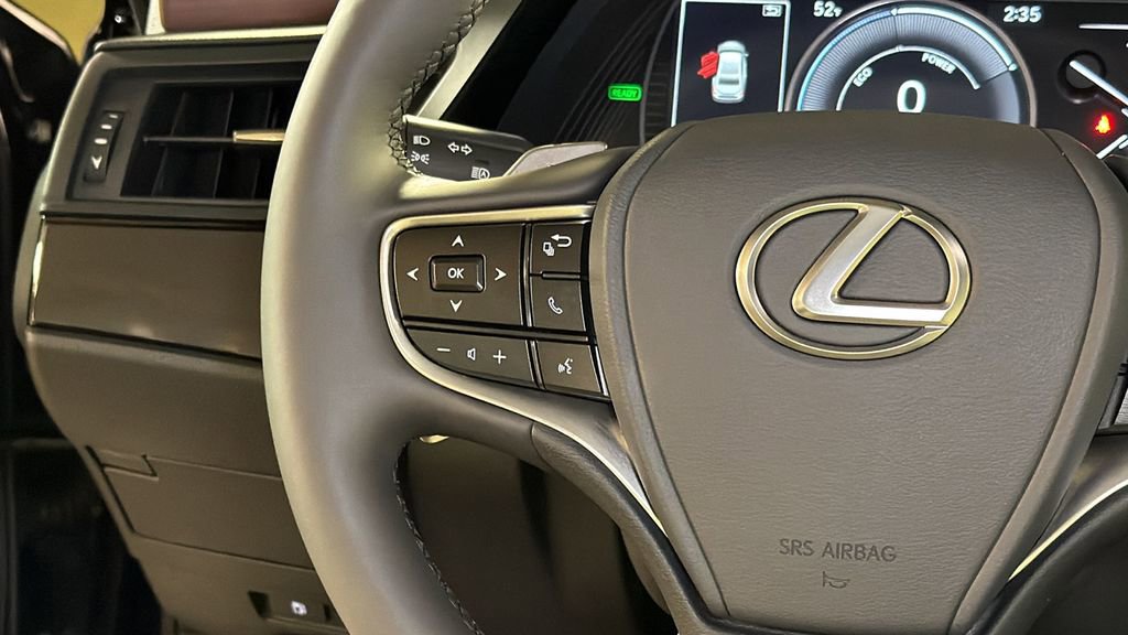 Used 2025 Lexus ES 300h w/ Premium Package image 19