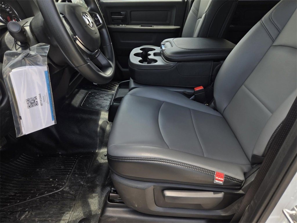 New 2025 RAM 3500 Tradesman w/ Chrome Appearance Group image 19