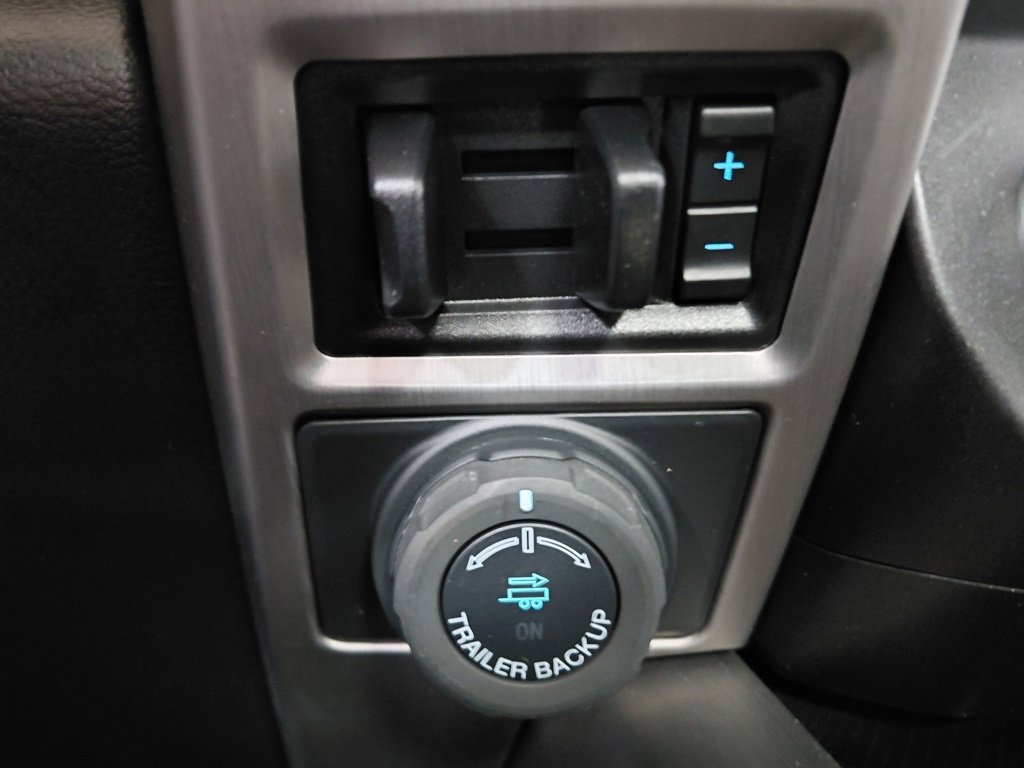 Used 2021 Ford F350 Platinum w/ Tremor Off-Road Package image 42