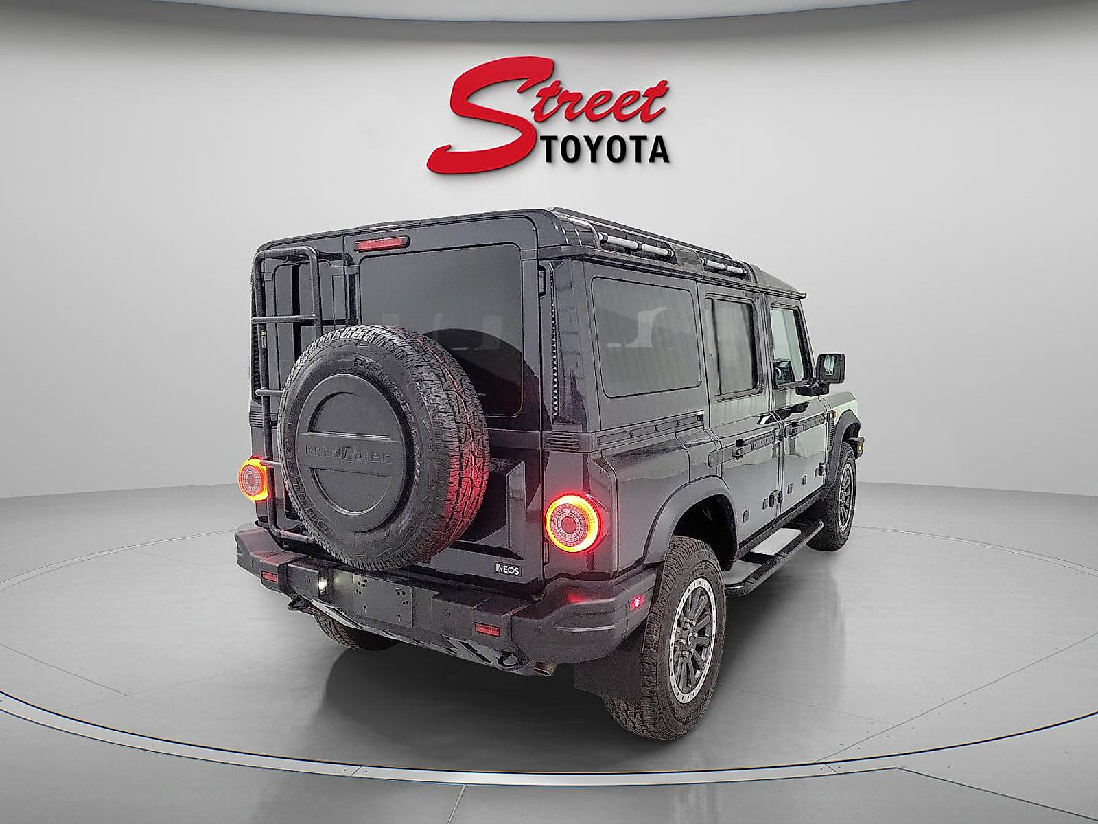 Used 2024 INEOS Grenadier image 3