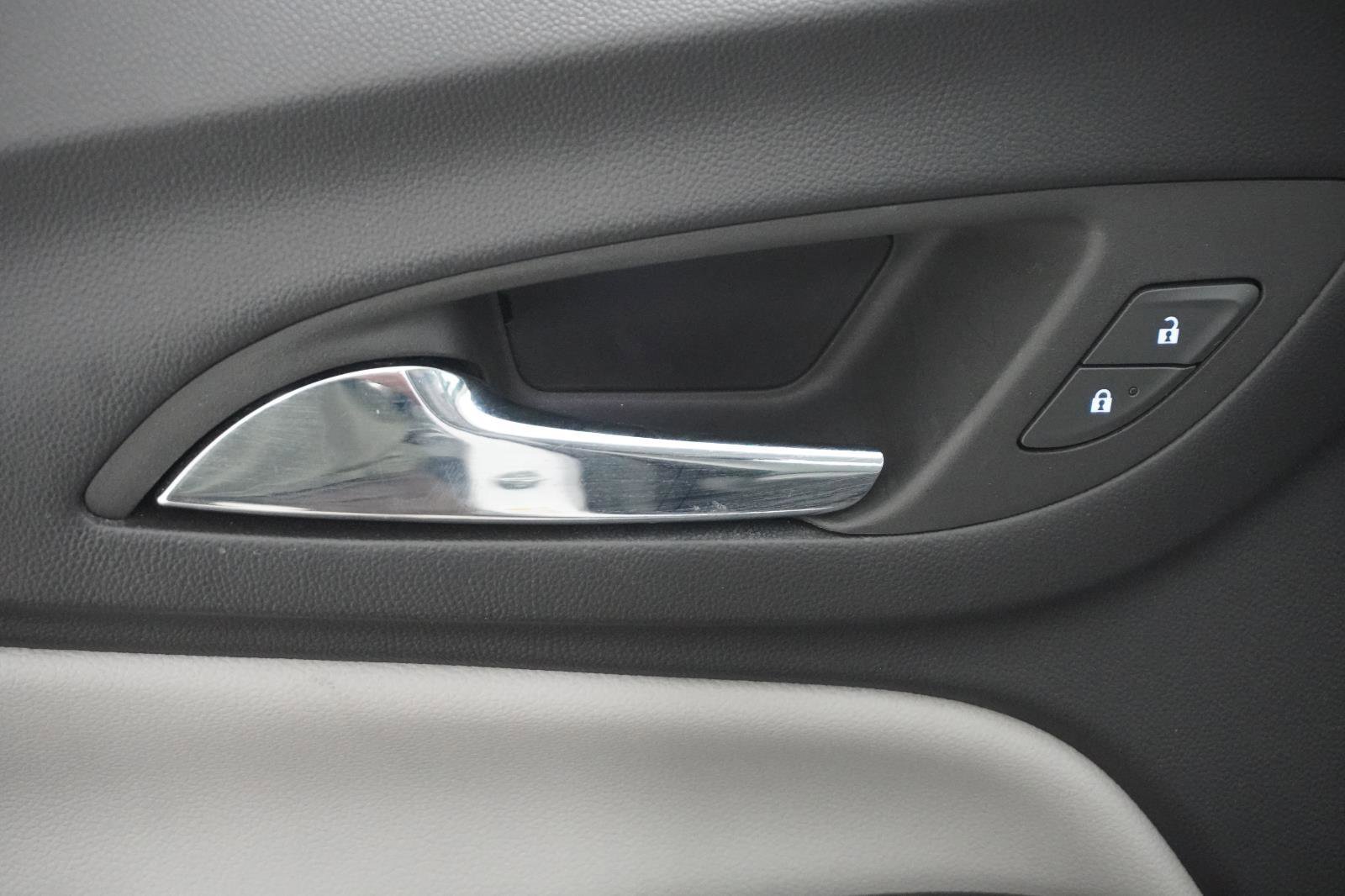 Used 2023 Chevrolet Equinox LS w/ LS Convenience Package image 14