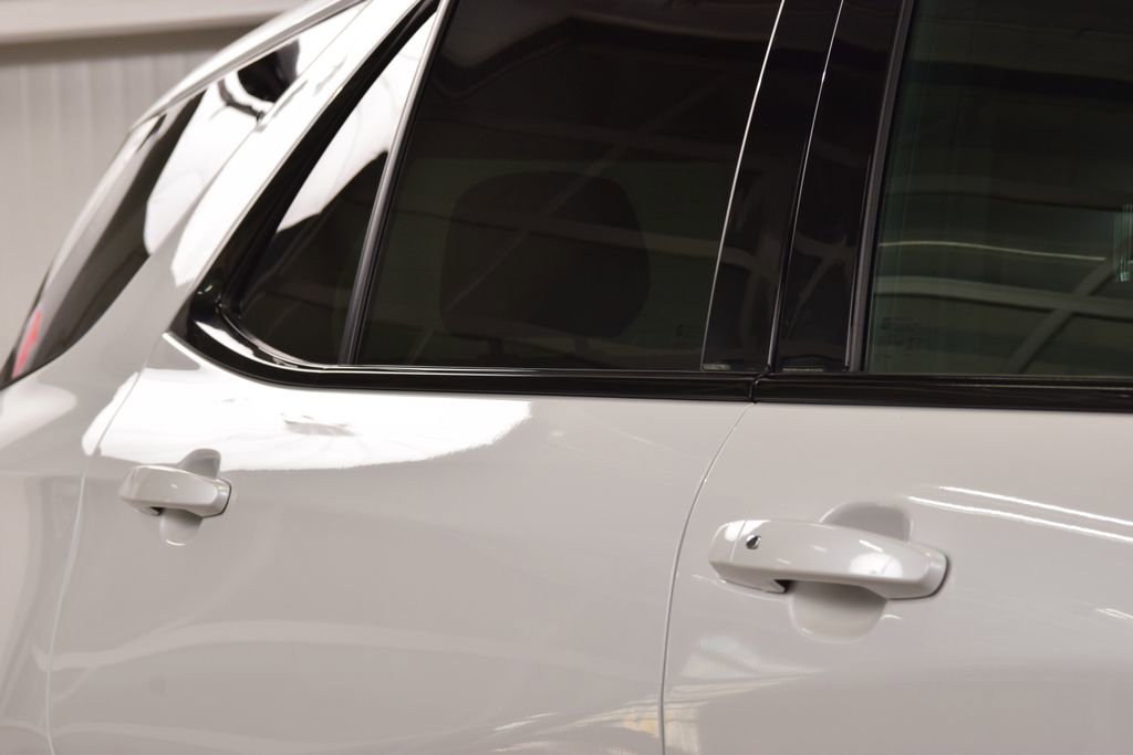 Used 2024 Chevrolet Equinox RS w/ RS Leather Package image 19