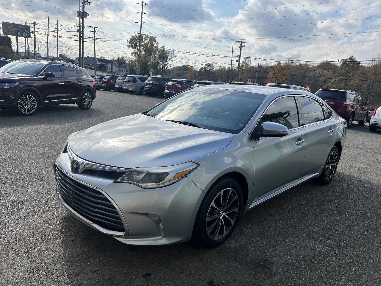Used 2018 Toyota Avalon XLE image 6