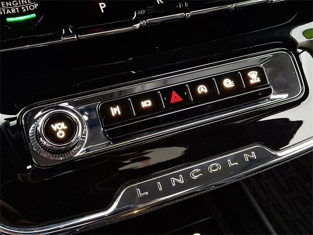 Used 2025 Lincoln Corsair Reserve w/ Equipment Group 202A image 16