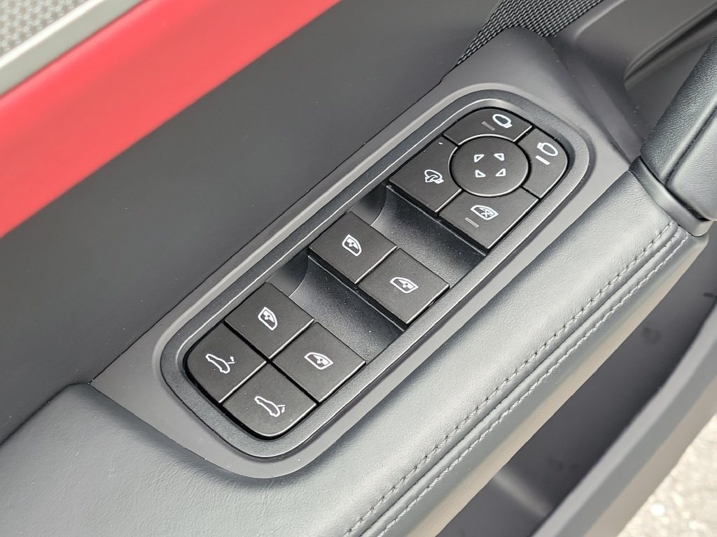 Certified 2026 Porsche Cayenne AWD/4WD image 26