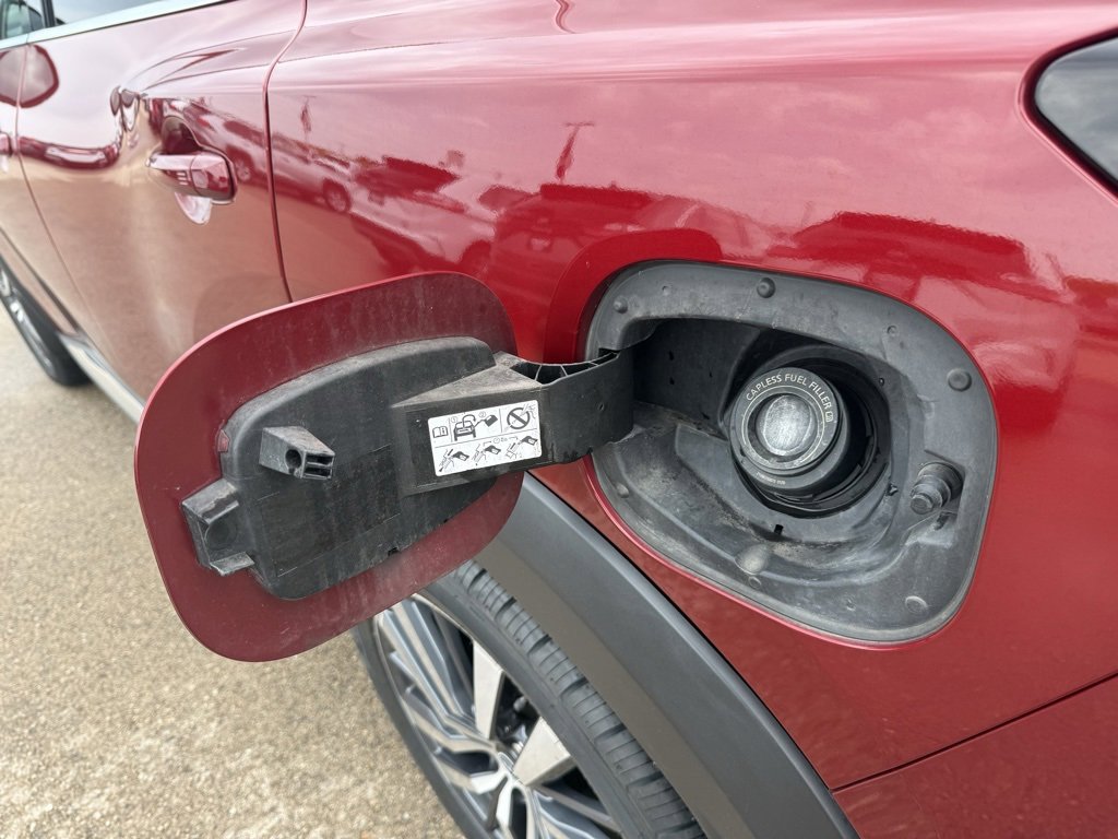 Used 2022 Nissan Pathfinder Platinum w/ Cargo Package image 56