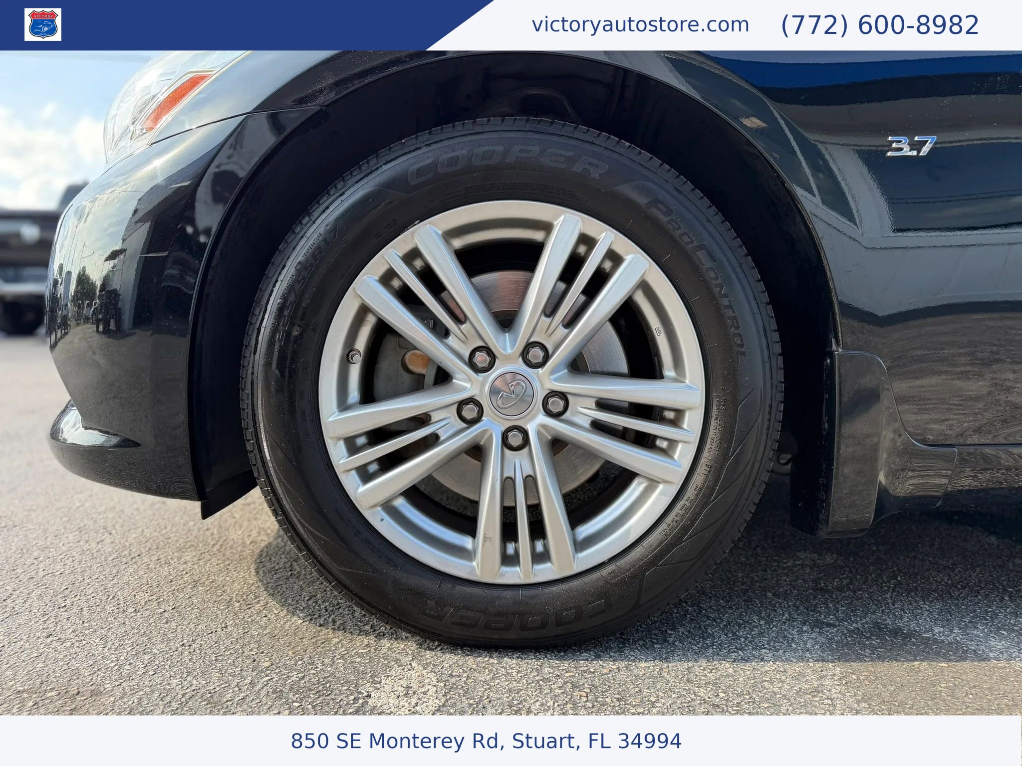 Used 2015 INFINITI Q40 w/ Moonroof Package RWD image 10
