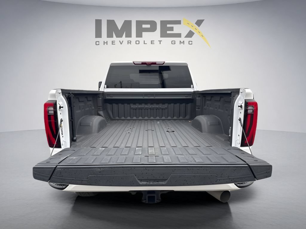 Used 2024 GMC Sierra 3500 Denali Ultimate AWD/4WD image 9
