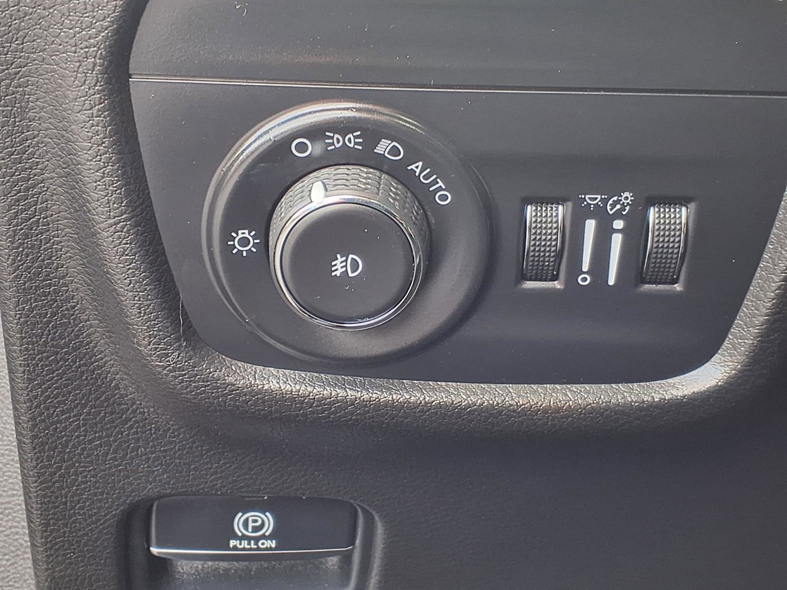 Used 2021 Jeep Grand Cherokee L Limited AWD/4WD image 10