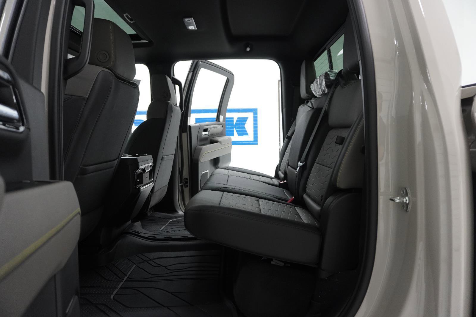 New 2026 Chevrolet Silverado 2500 ZR2 w/ LPO, Dark Essentials Package image 32