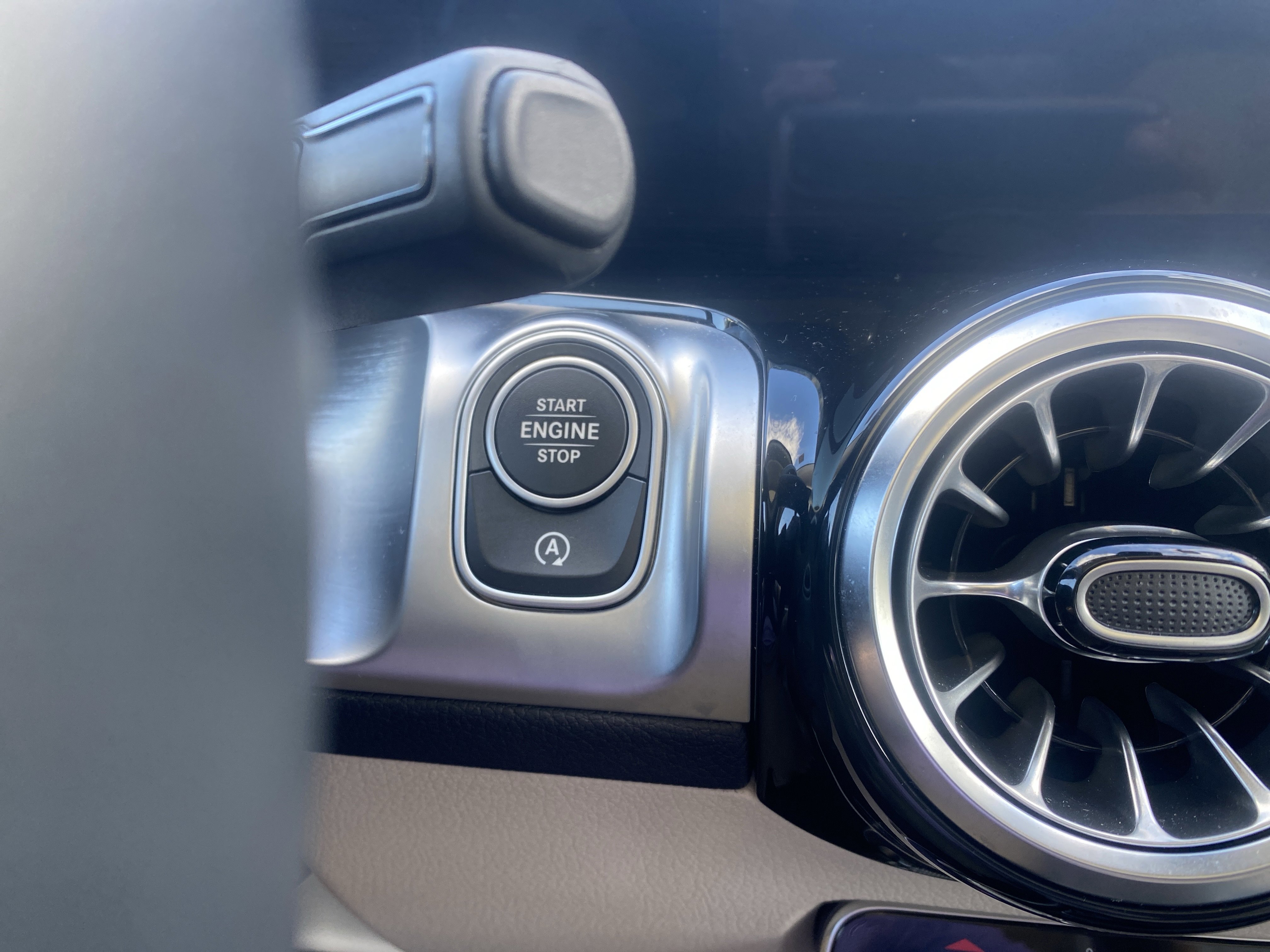 Certified 2023 Mercedes-Benz GLB 250 4MATIC image 17