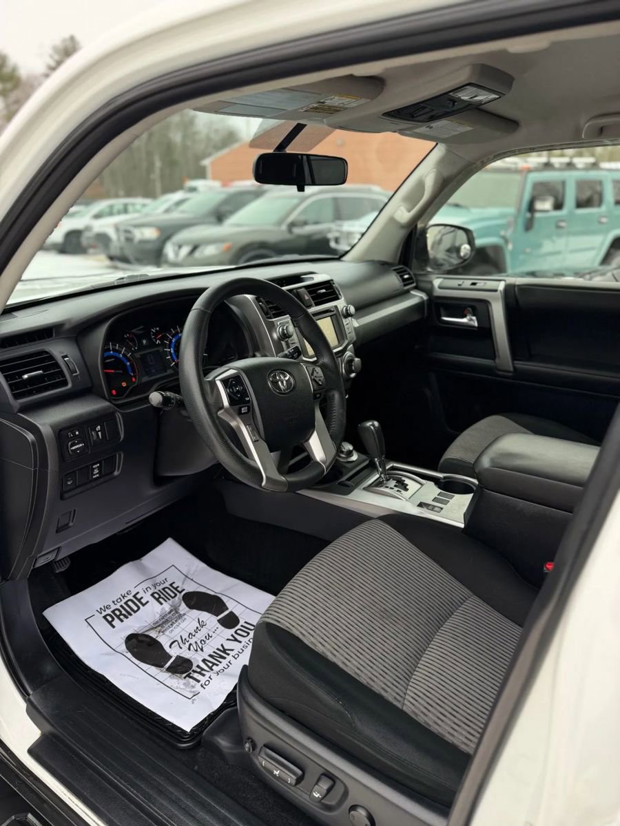 Used 2015 Toyota 4Runner 4WD image 4