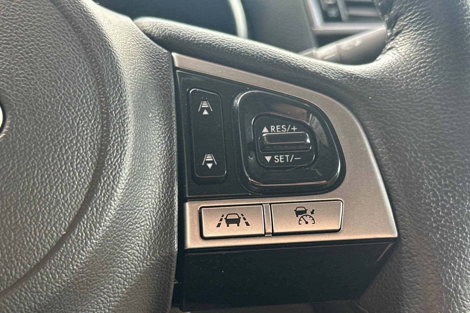 Used 2017 Subaru Outback 2.5i Touring AWD/4WD image 30