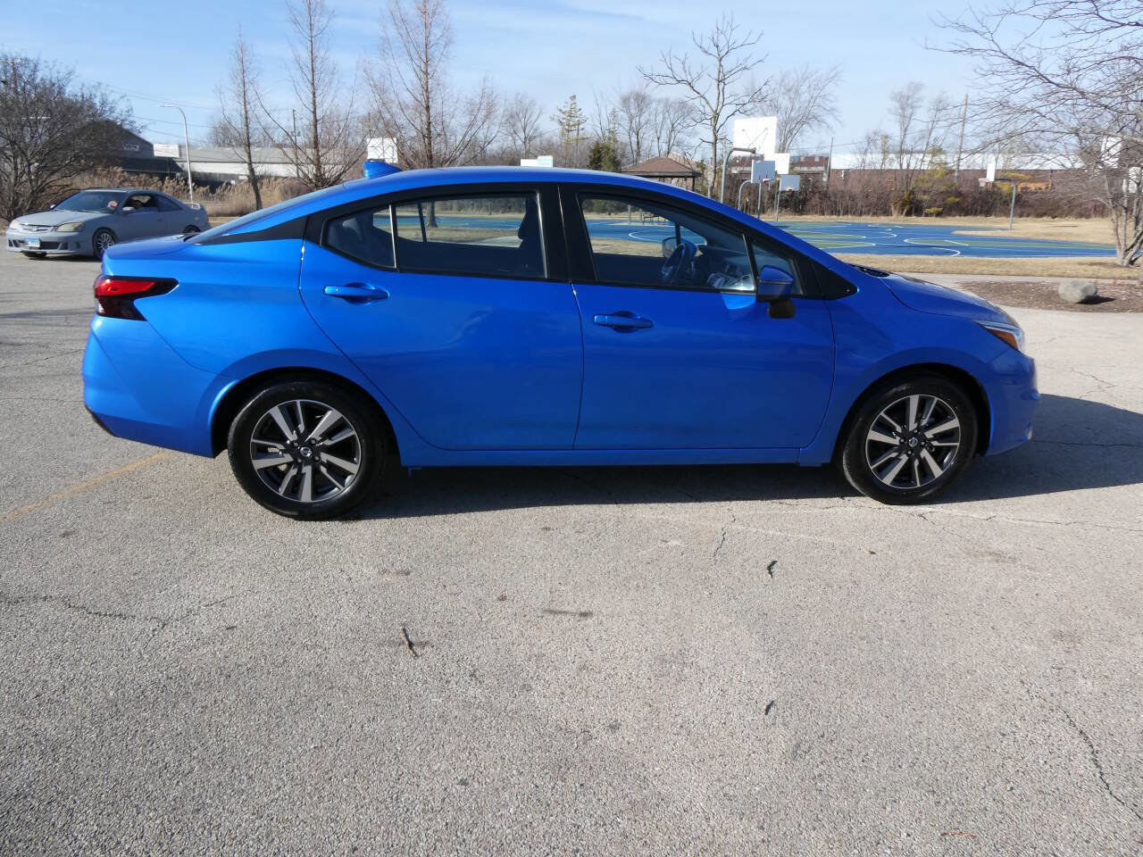 Used 2021 Nissan Versa SV FWD image 4