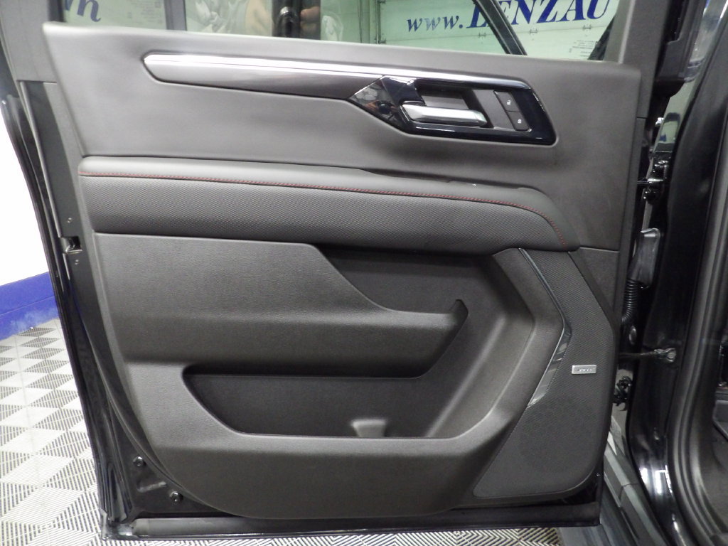 Used 2026 Chevrolet Suburban RST w/ Comfort Package AWD/4WD image 62