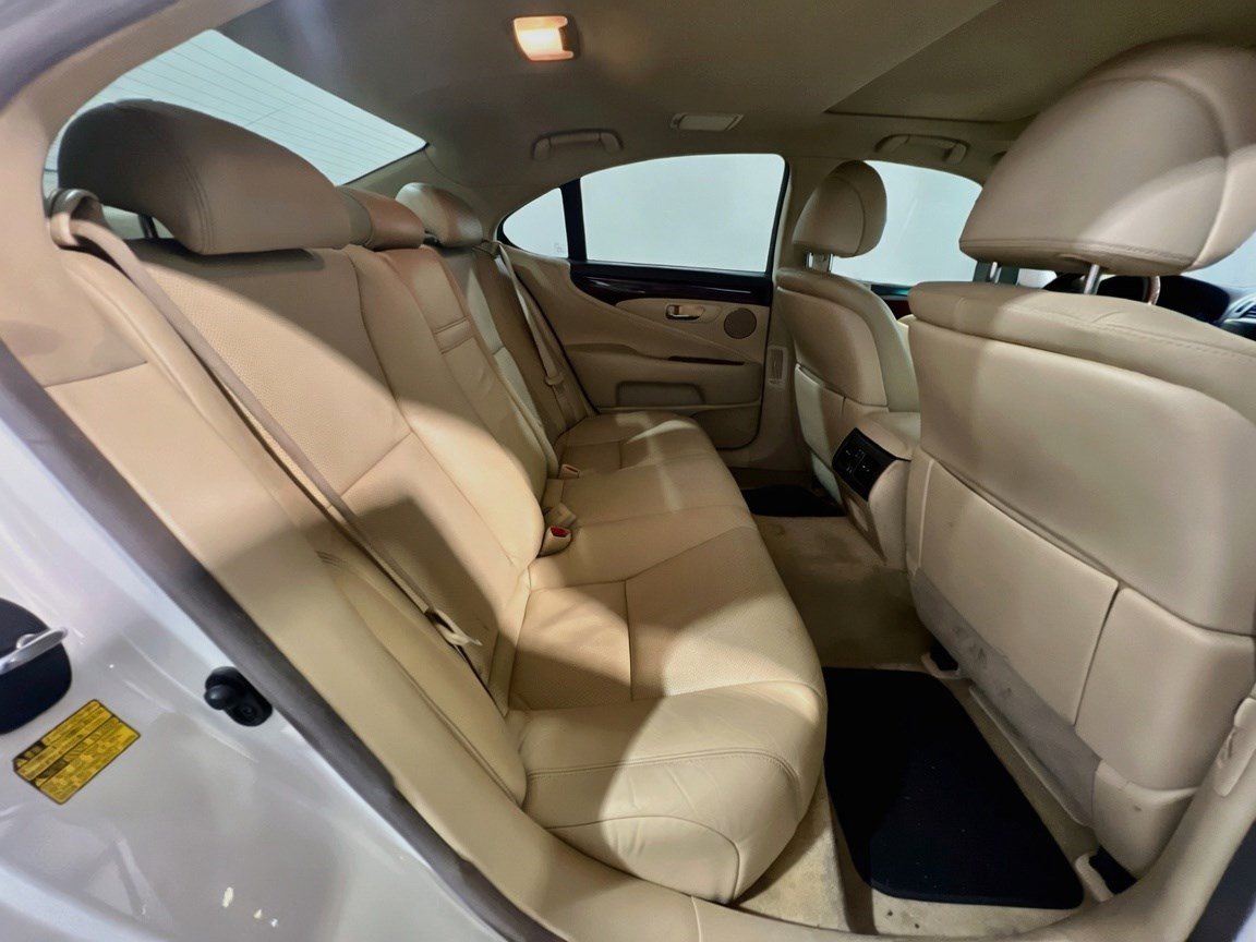 Used 2010 Lexus LS 460 AWD w/ Comfort Pkg image 21