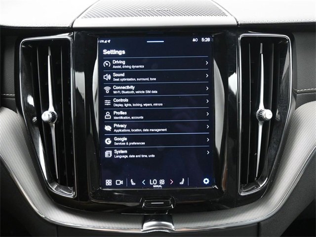 Used 2022 Volvo XC60 B6 R-Design w/ Protection Package Premier image 15