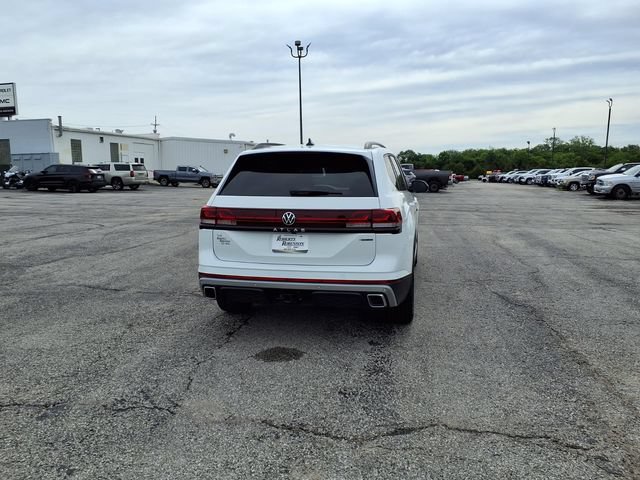 Used 2025 Volkswagen Atlas Peak Edition SE AWD/4WD image 27