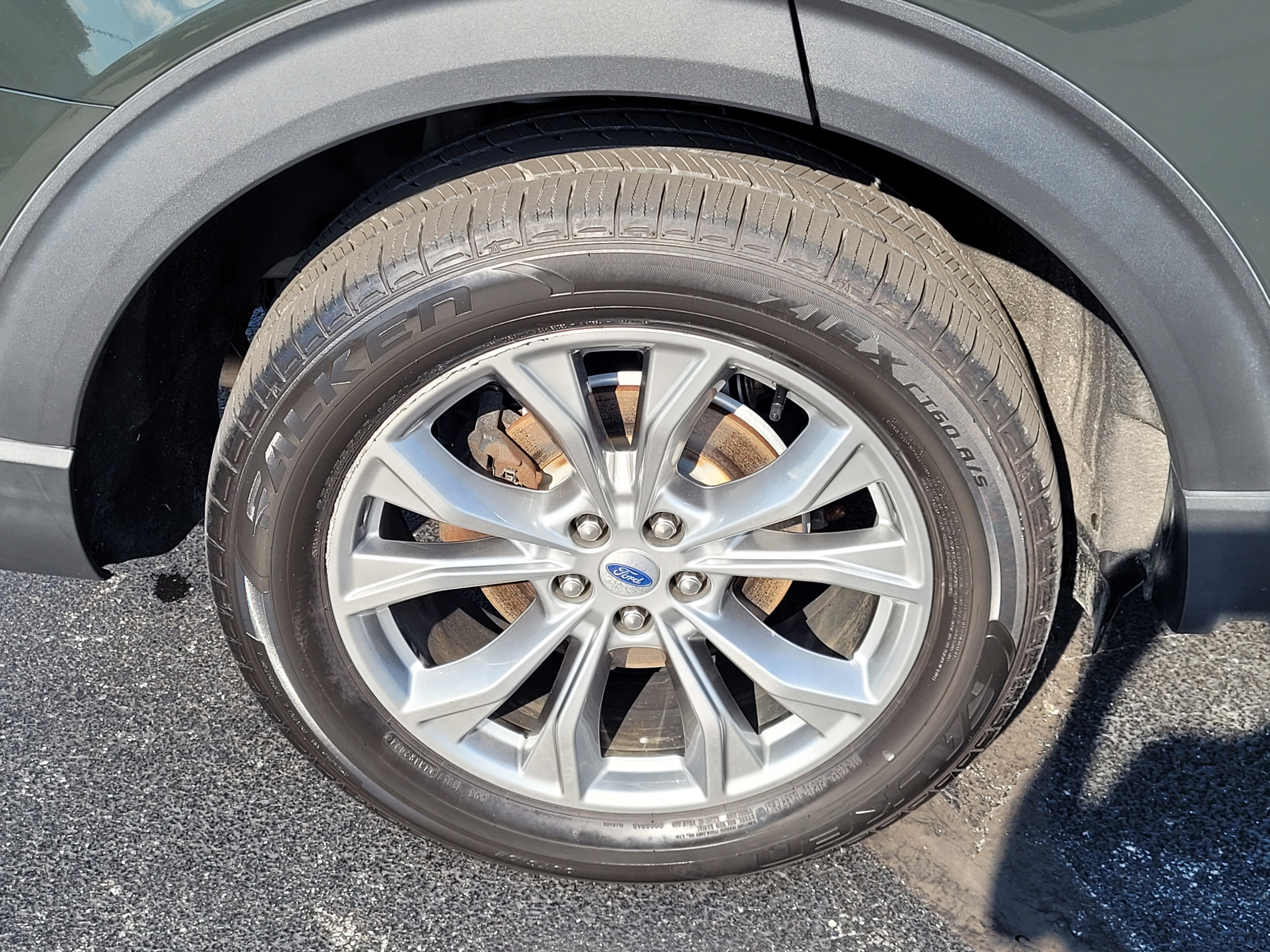 Used 2022 Ford Explorer XLT w/ Equipment Group 202A AWD/4WD image 11
