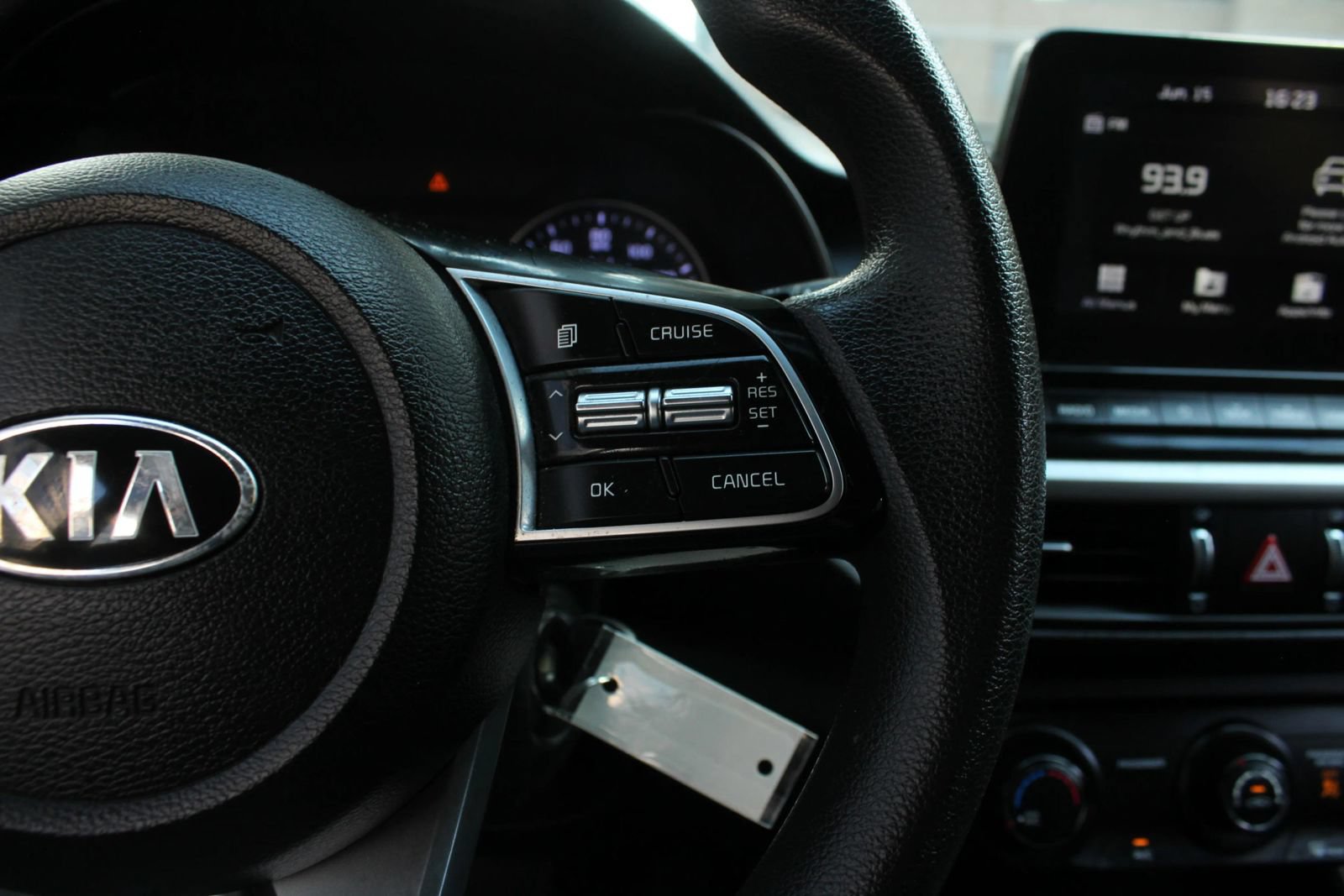 Used 2020 Kia Forte LXS FWD image 31