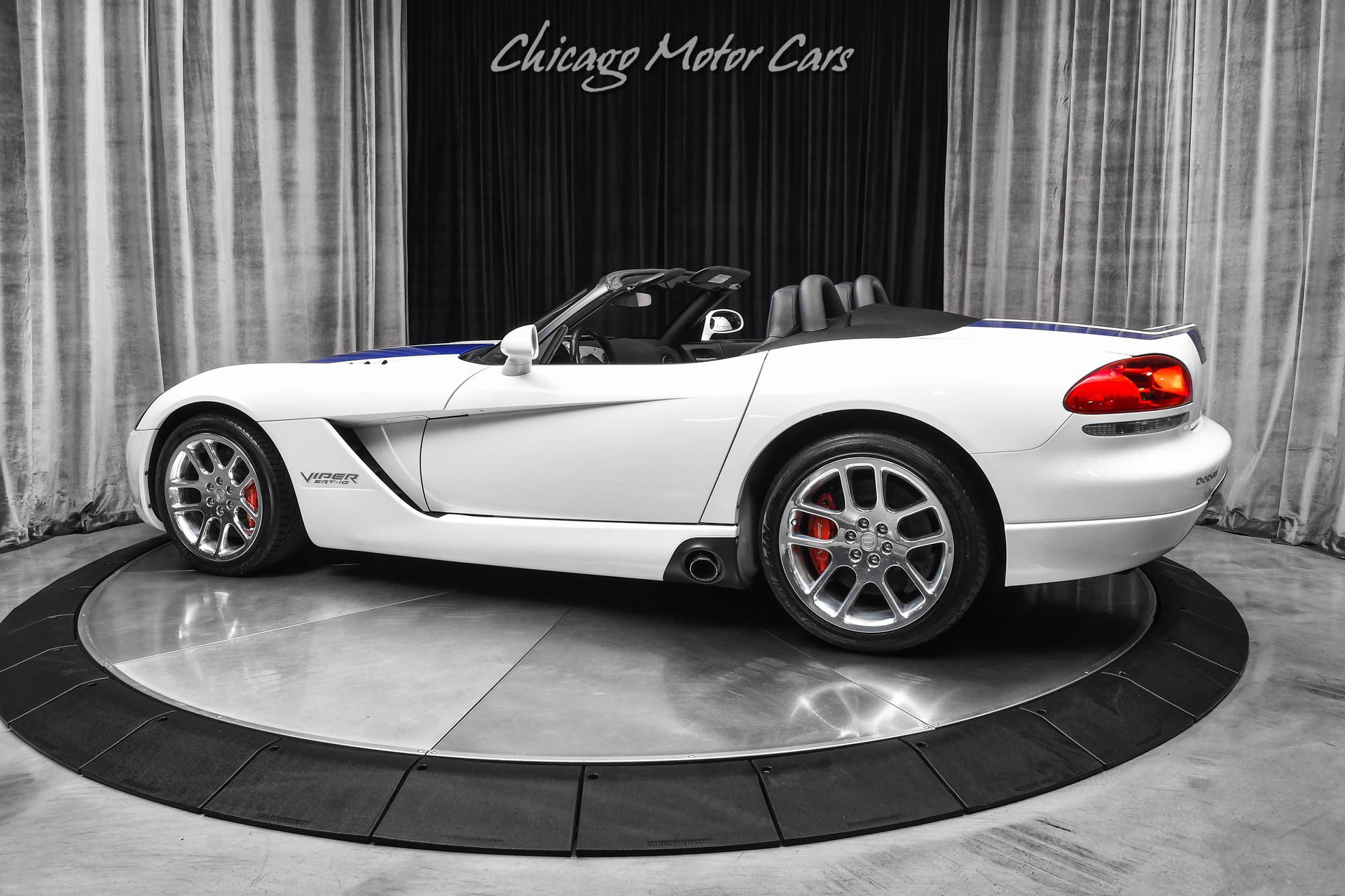 Used 2005 Dodge Viper SRT-10 image 3