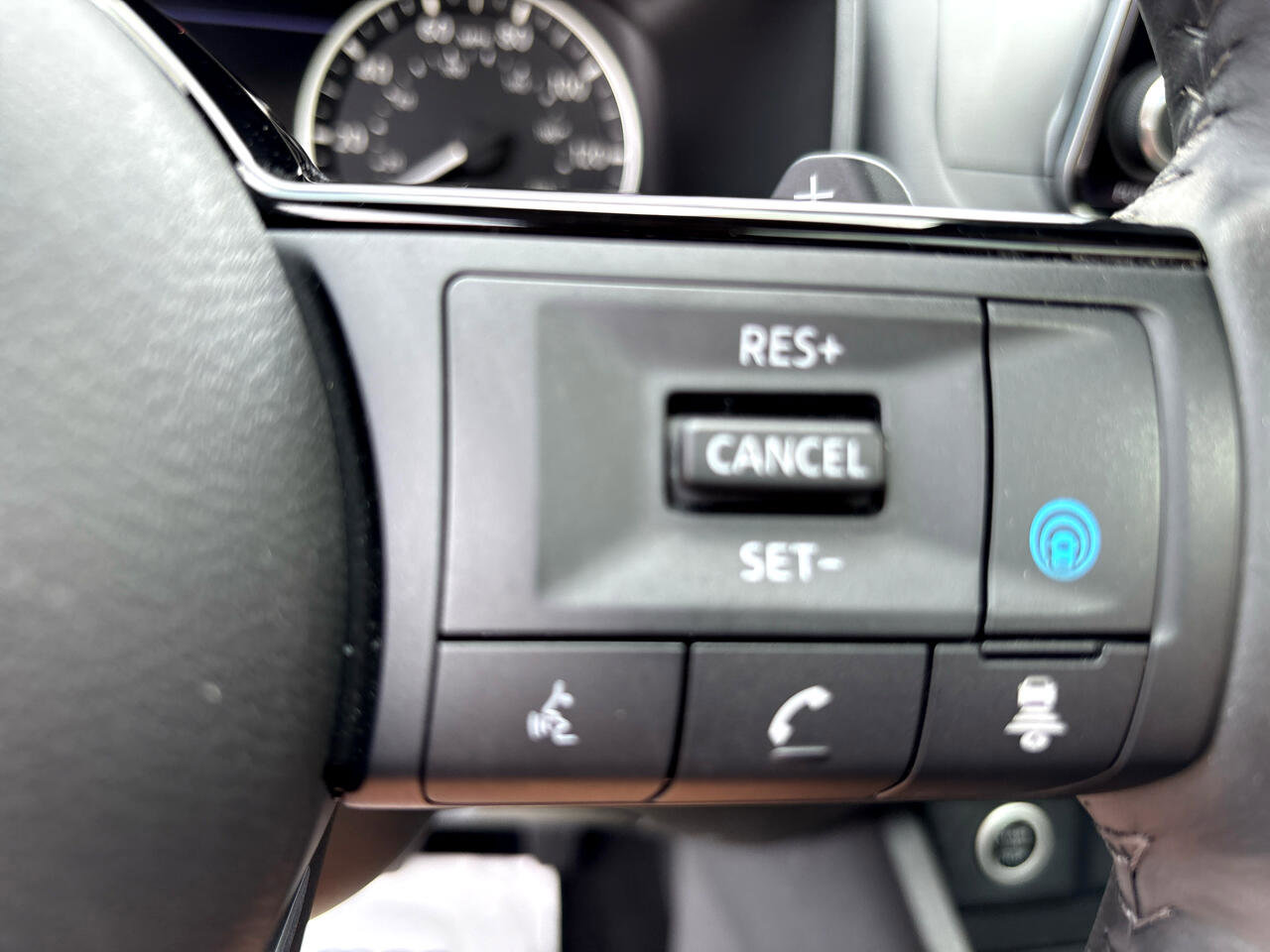 Used 2022 Nissan Rogue SV w/ SV Premium Package image 18