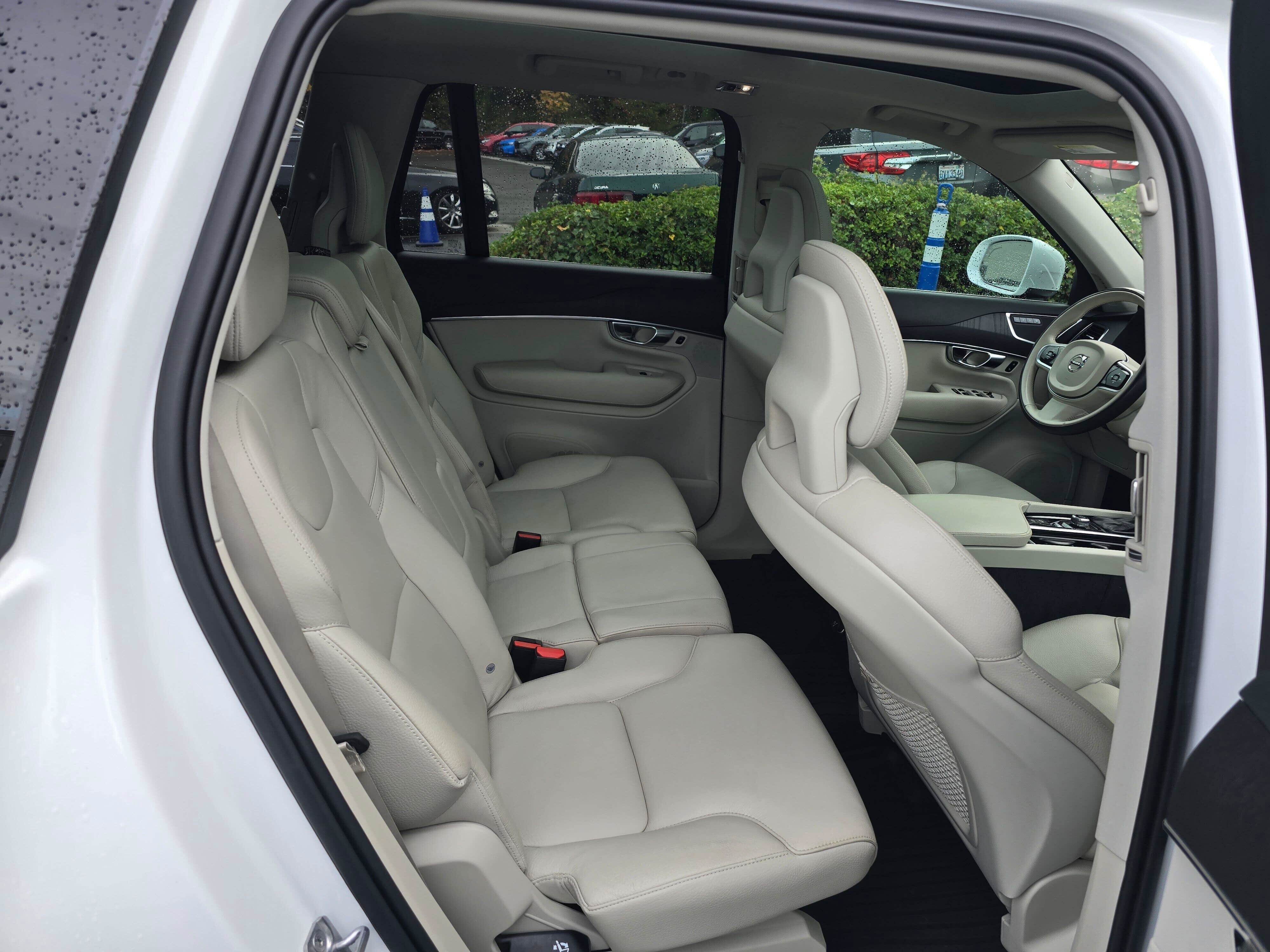 Used 2020 Volvo XC90 T6 Momentum w/ Protection Package Premier AWD/4WD image 12