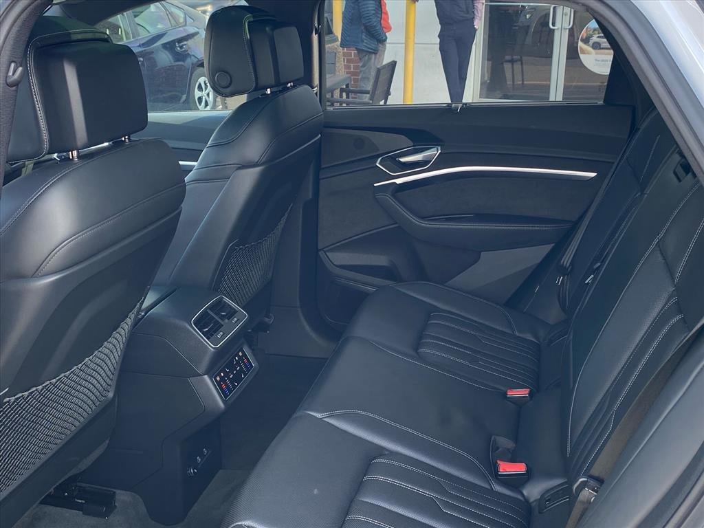 Used 2023 Audi e-tron Chronos w/ Chronos Package image 21