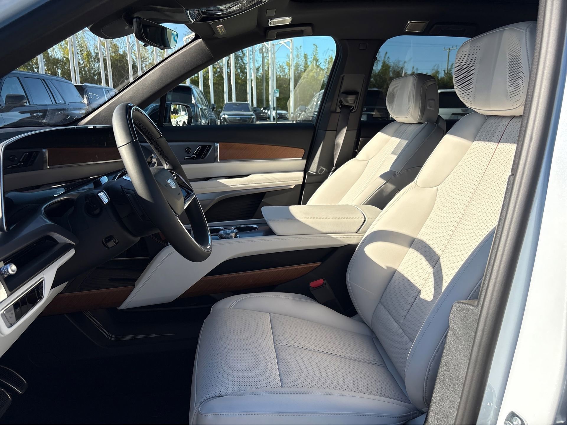 New 2026 Cadillac Vistiq Luxury image 9