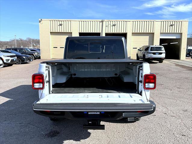 Certified 2021 Jeep Gladiator Willys image 9