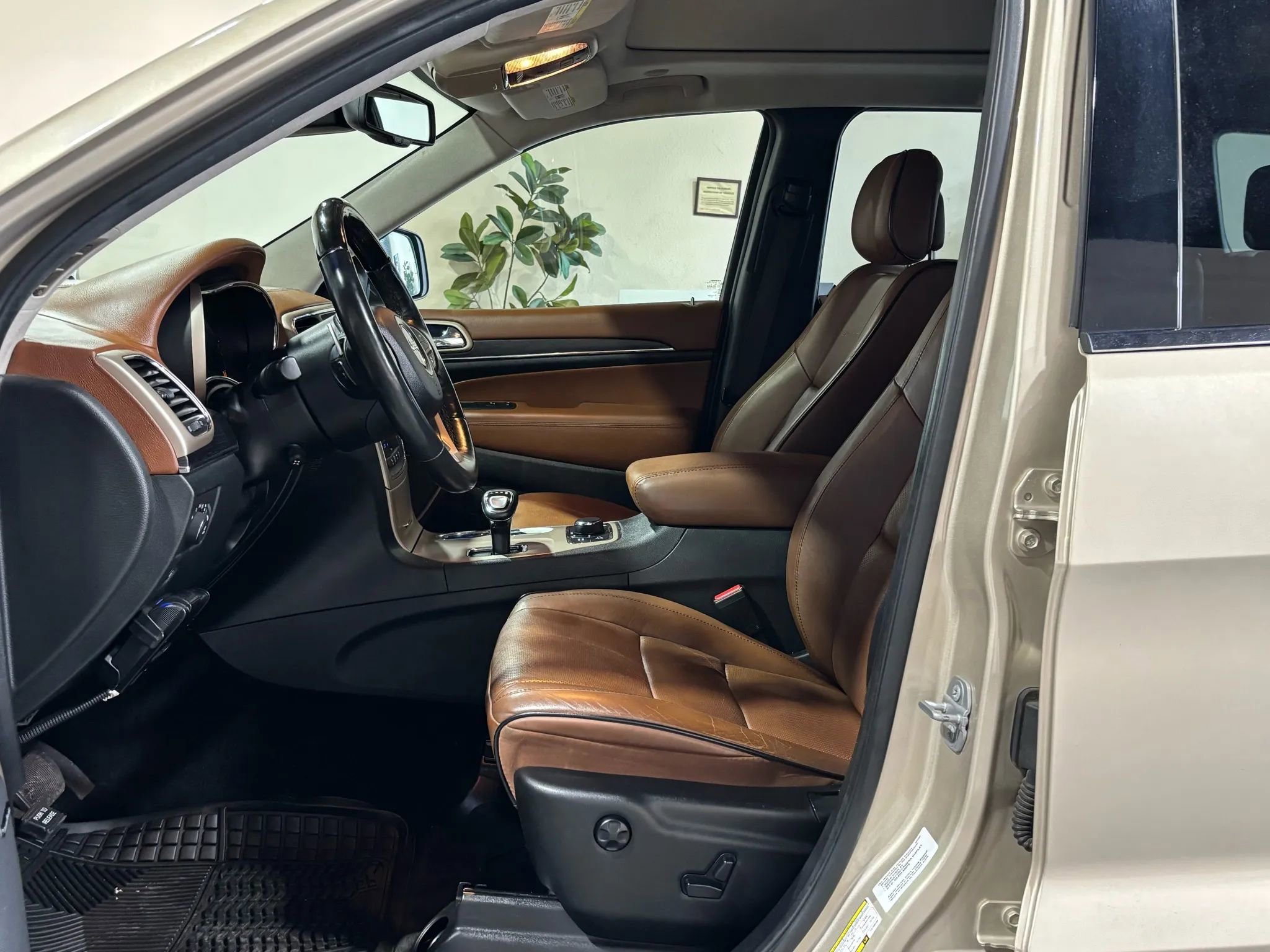 Used 2015 Jeep Grand Cherokee Summit w/ Platinum Series Group image 9